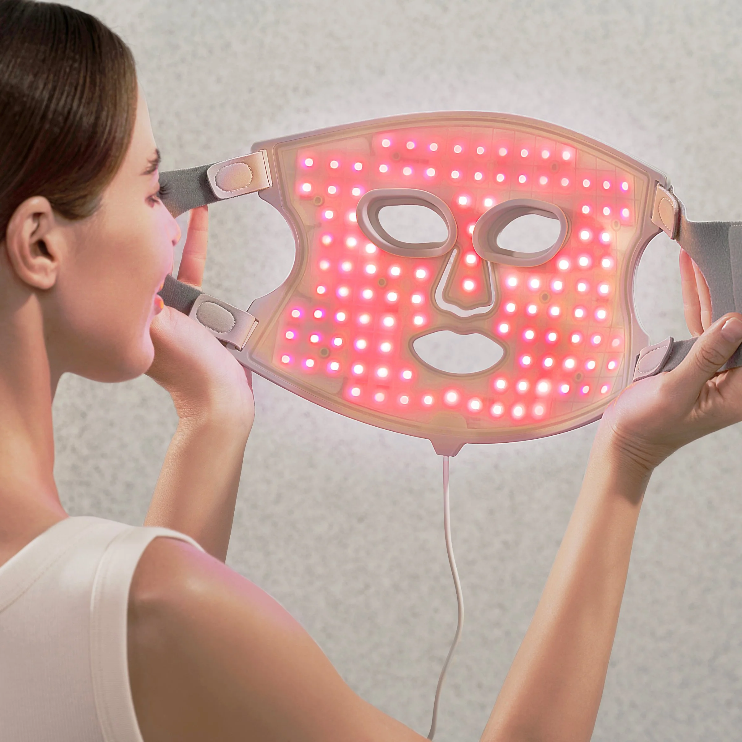 Illuminated LED facial mask and wearable structure